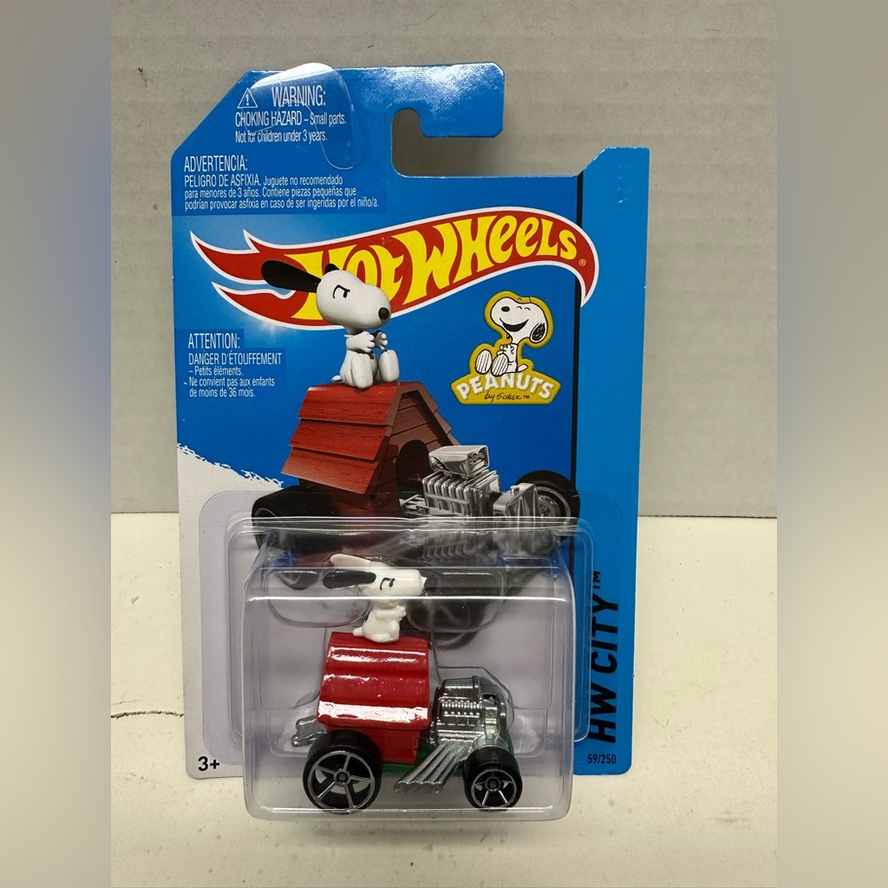 Hot Wheels Snoopy Car